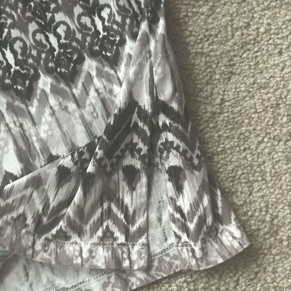 Alfred Dunner Missy Classics Ikat Zig Zag Print Top! - Picture 4 of 13